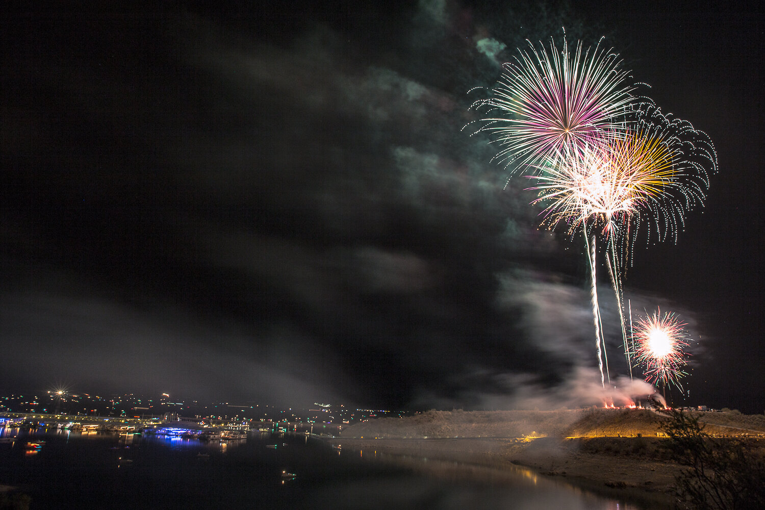 Pleasant Harbor at Lake Pleasant to host annual fireworks show Peoria